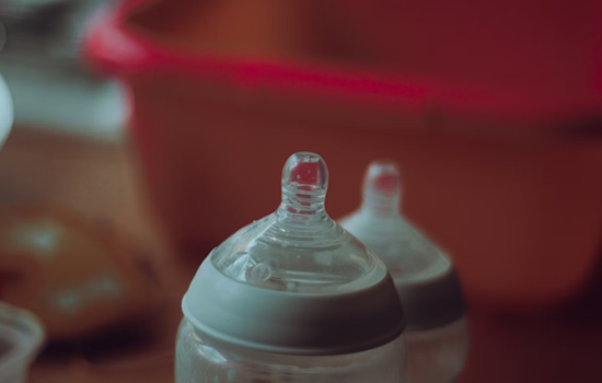 Frederick County Mom Finds Flour In Baby Formula Can