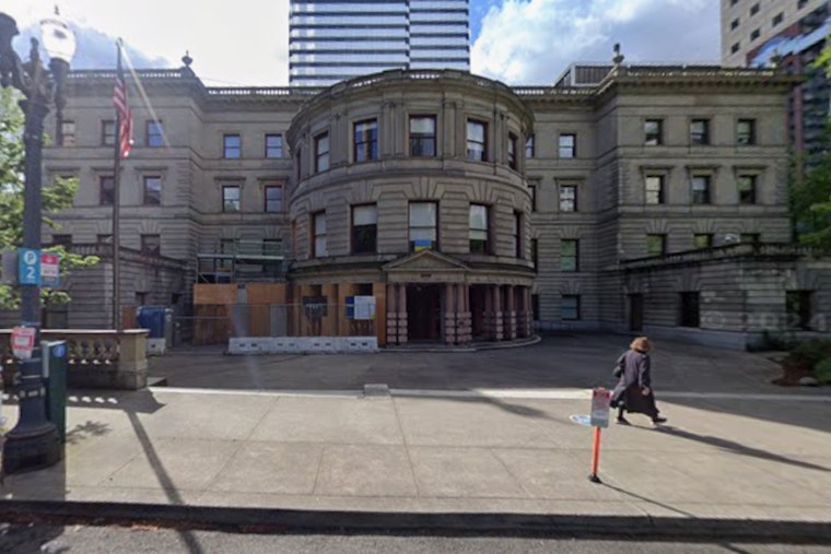 Gasps at Portland Metro Meeting After Councilor Tells Latino Colleague 'Say That in English'