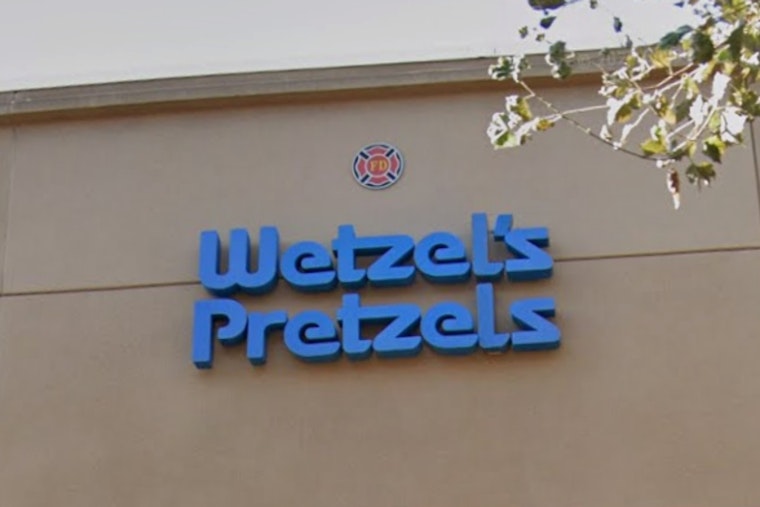 Gilroy Premium Outlets Nabs First Wetzel's Pretzels Just in Time for Spring Rush