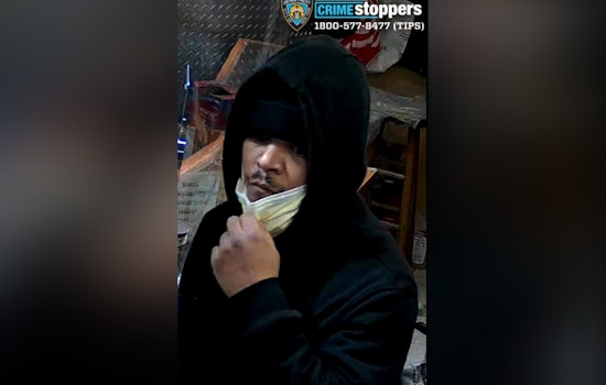 Gunman Hits Canal Street Jewelry Shop As NYPD Races To ID Suspect