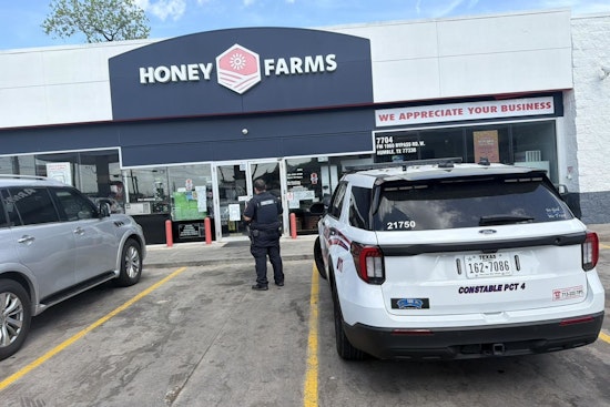 Gunman In Red Hoodie Hits Humble Business Near FM 1960, Constables Swarm Scene