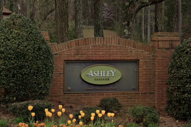 Gunmen Bolt From Trouble-Plagued Atlanta Complex After Teen Is Shot, Police Say