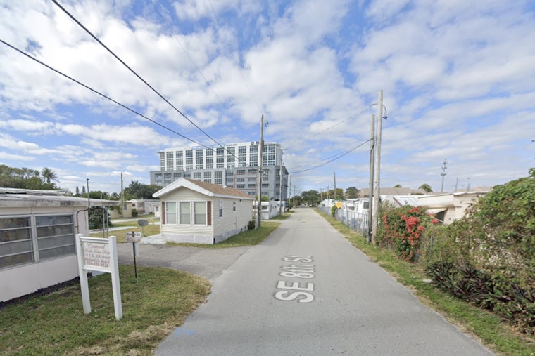 Hallandale Beach Inferno Rips Through Mobile Home Park