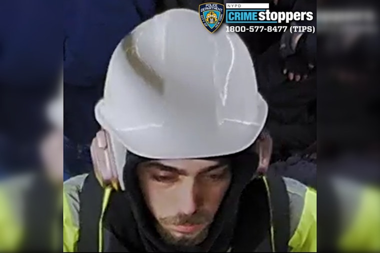 Hard-Hat Creep Clobbers Teen Off East Village Bus, Pulls Knife In Chase