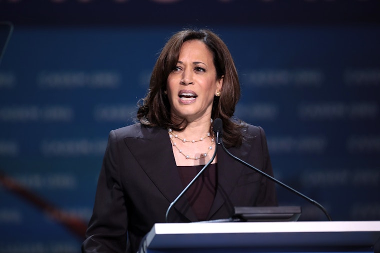 Harris Hits State Street as 107 Days Tour Turns Orpheum Into Dem Power Huddle