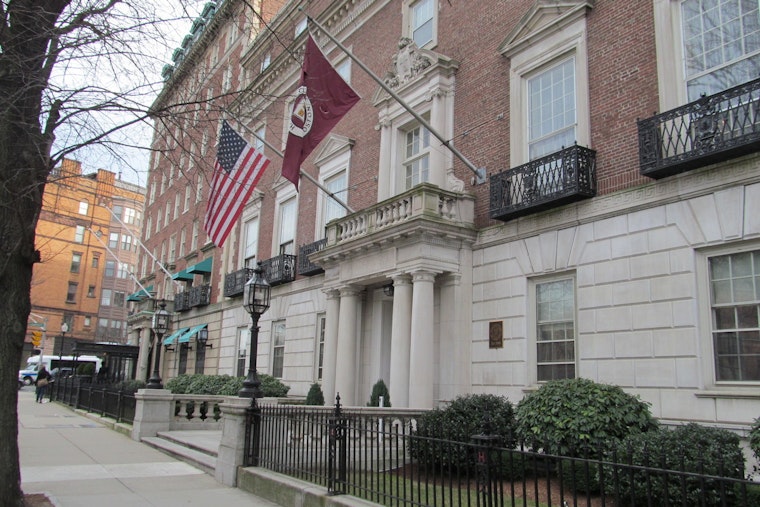 Harvard Club Staffers Revolt, 160 Workers Unionize in Back Bay