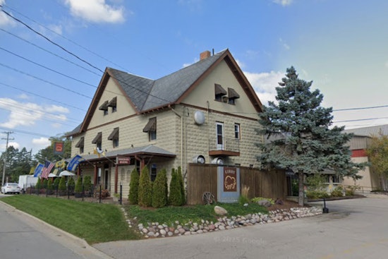 Hockey-Mad Steny's North Shore Skates Into Mequon Hot Spot