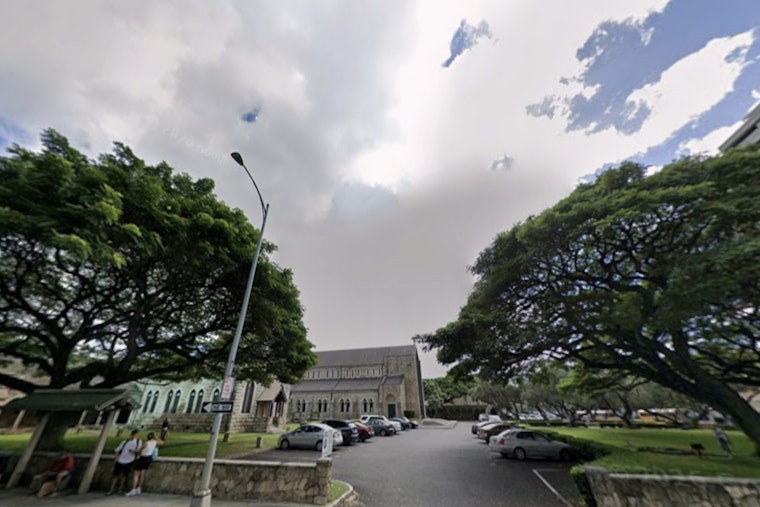 Honolulu Gets Buffeted as Trade Winds Blow Back With Spotty Showers