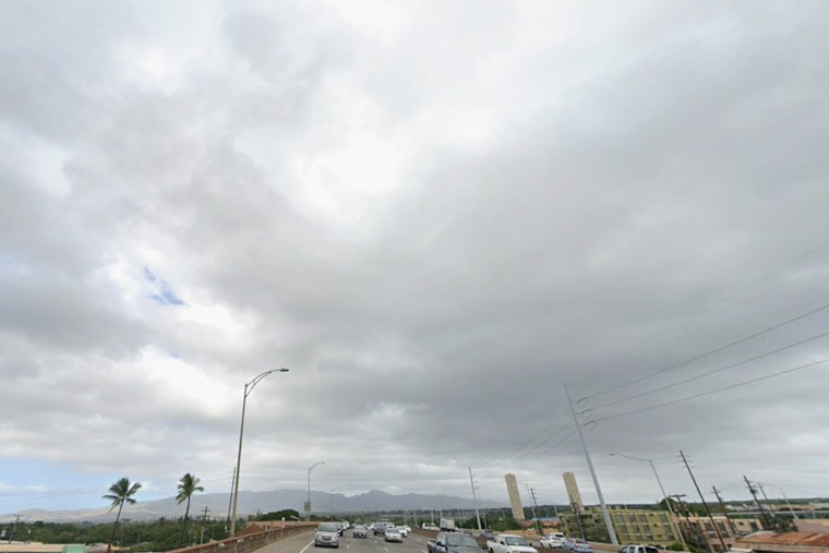 Honolulu Wakes To Hazy Skies, Windy Ridges And Sneaky Showers