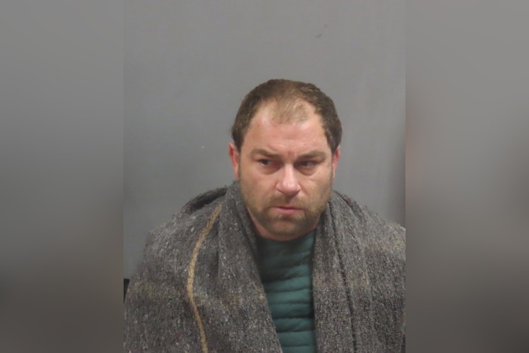 House Springs Standoff Cops Nab Man After Woman Shot Inside Home