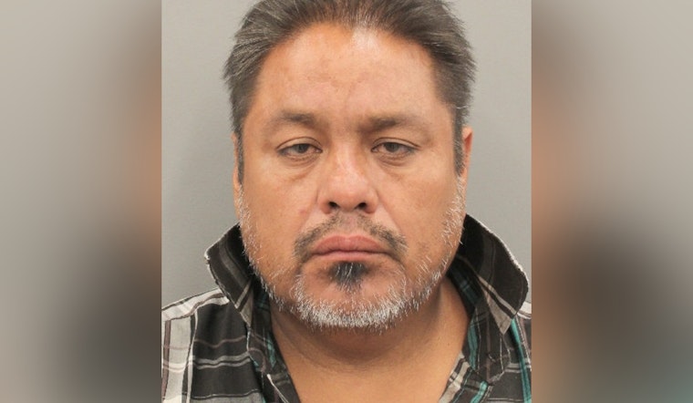 Houston Cops Launch Manhunt For Suspect In Hempstead Gas Station Slaying