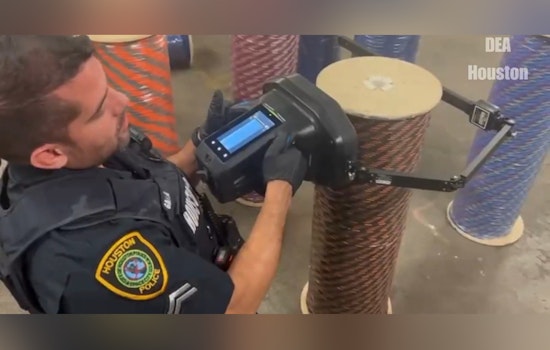 Houston Cops Unspool Rope Shipment, Find Meth Mountain Inside