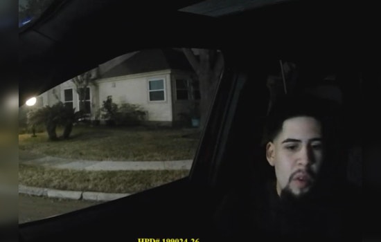 Houston Detectives Seek Suspect In Village Gate Aggravated Robbery