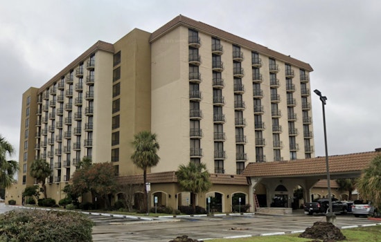 Houston Guard Opens Fire Inside Empty Hotel As Terrified Trespassers Flee