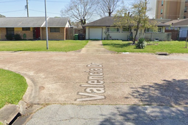 Houston Mom in Her 70s Shoots Grown Son After Pre-dawn Fight on Valencia