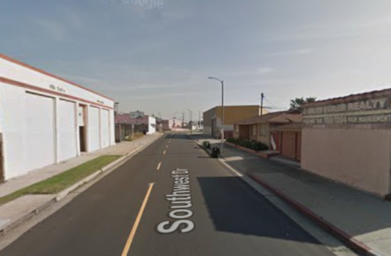 Hyde Park Structure Fire: LAFD Responds to 2311 W Southwest Dr