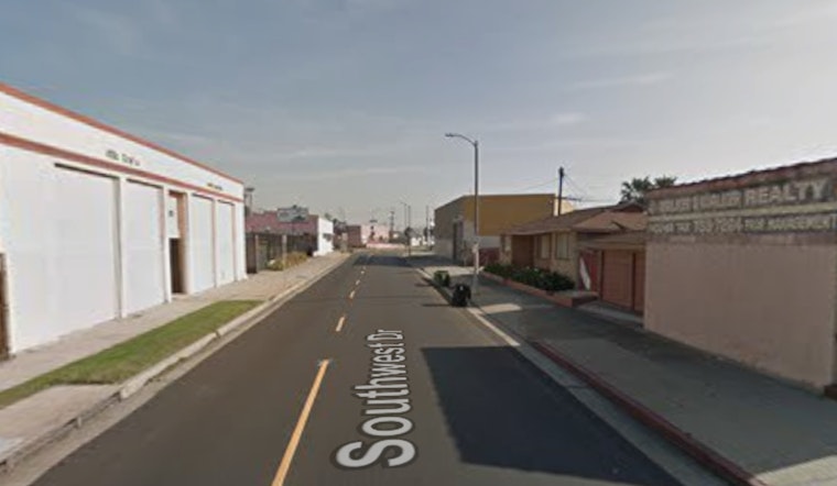 Hyde Park Structure Fire: LAFD Responds to 2311 W Southwest Dr
