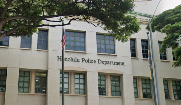 Masked Gunmen Confront Trio in Kakaako Stickup