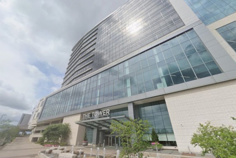 Kenwood Tower Lands 450-Student Nursing Campus As Chamberlain Moves In