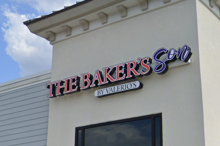 Kissimmee Strip Goes Wild For 4 A.M. Filipino Bread Line