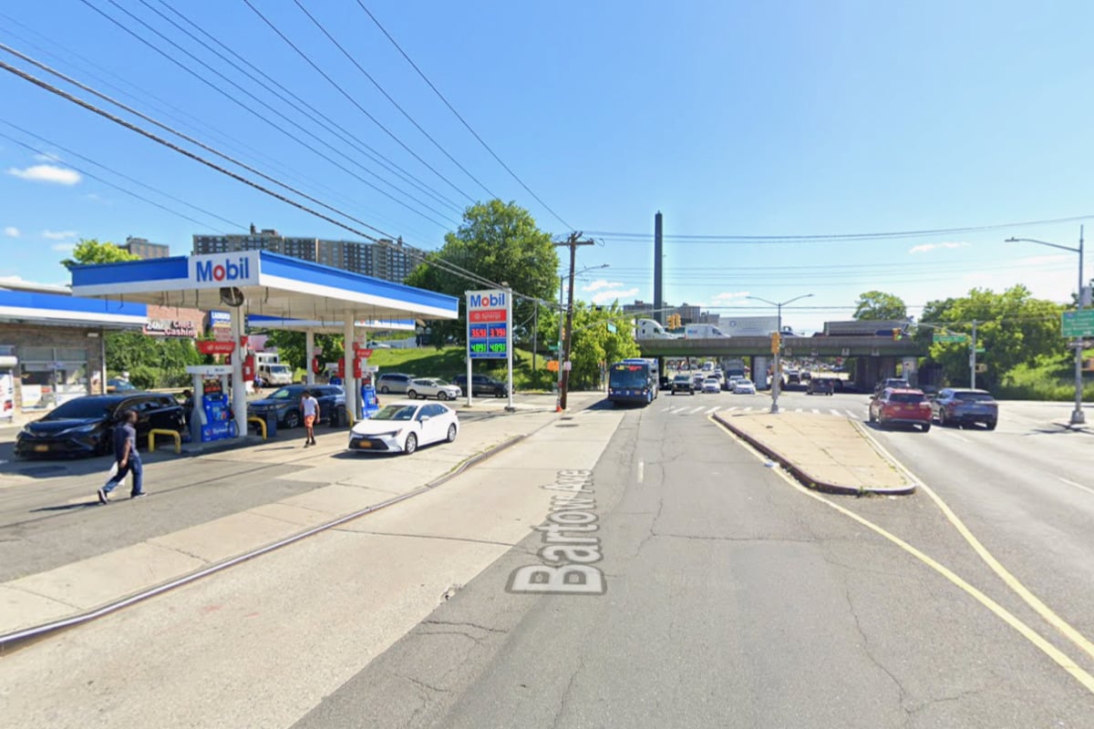 Knife-Wielding Crew Beats Bronx Bus Driver On Busy BX38 Route