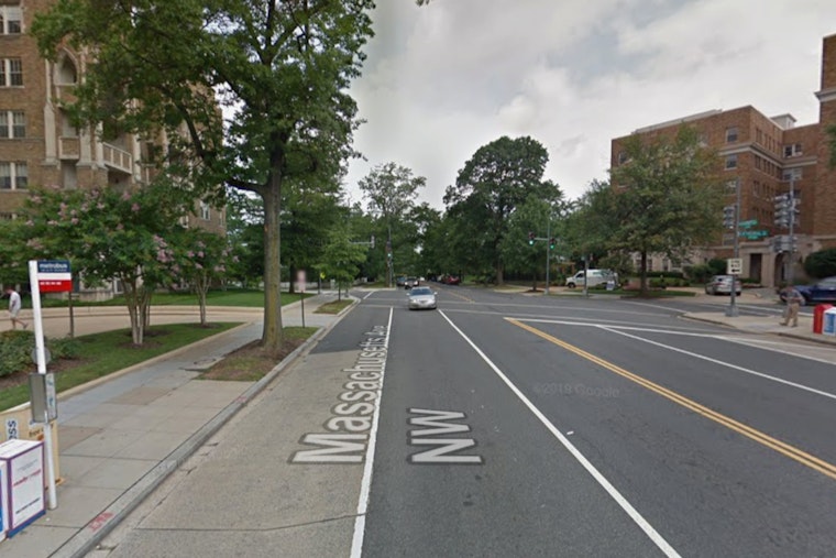Knife-Wielding Patient Flips Out On D.C. Medics Inside Ambulance