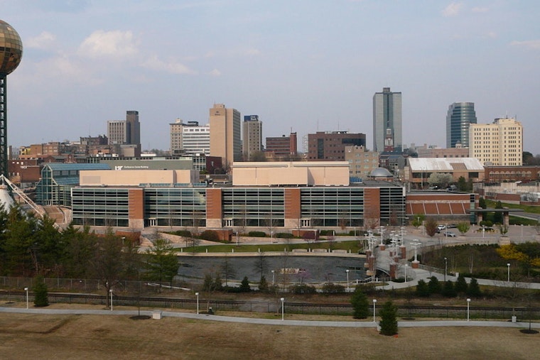 Knoxville Cash-and-Coaching Pilot Lifts 800 Struggling Families