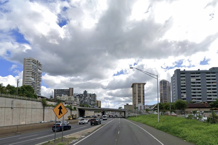 Kona Soaker Puts Honolulu On Flood Watch Through Saturday