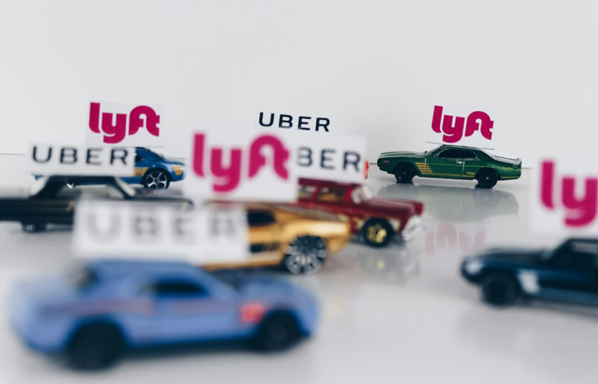 Hailing Drivers Gain Formal Recognition Uber and Lyft How the Tech Sector Absorbs the Shock