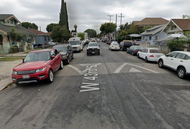 LAFD Knocks Down Fire at 238 W. 43rd St in Los Angeles