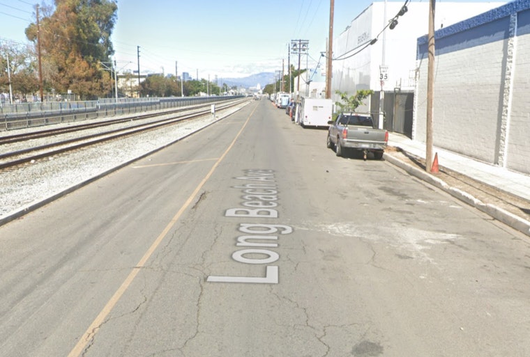 LAFD Knocks Down Fire Near Long Beach Ave in South LA