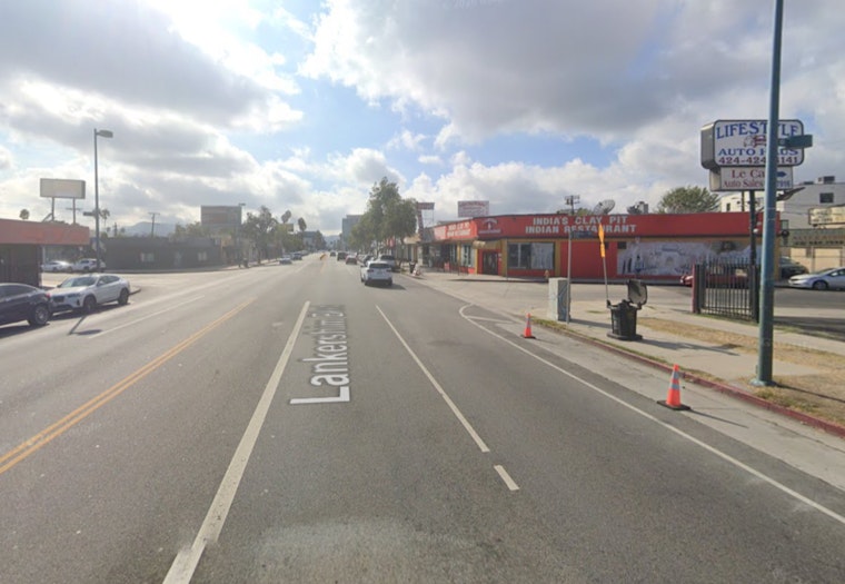 LAFD Quickly Extinguishes Blaze at North Hollywood Auto Shop