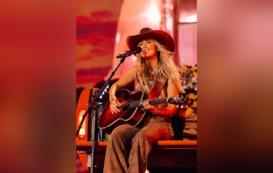Lainey Wilson Packs NRG With 70,130 Fans, Then Rides Off Into Houston Night
