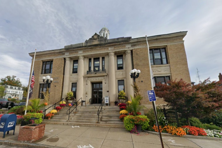 Leominster Parents Brace For Bus Bedlam As Strike Threatens School Runs