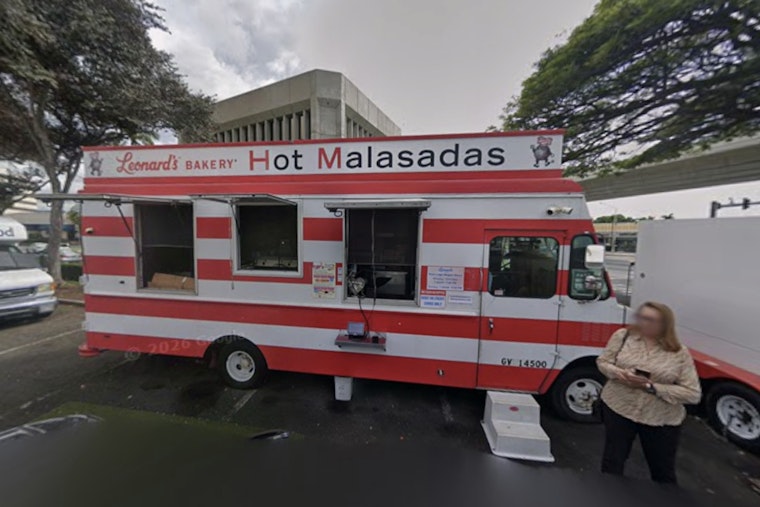 Leonard’s Malasada Truck Rolls Up Just Short of Honolulu Airport