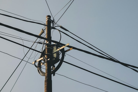 Low-Hanging Fiber Smacks Kid In Alief Yard, Mom Demands Action