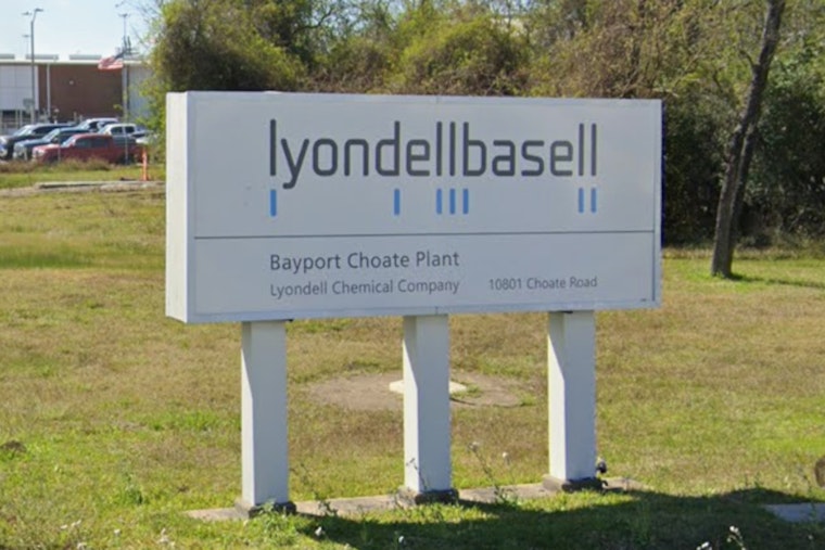 LyondellBasell Flame Lights Up La Porte Night Sky, but City Urges Residents to Stand Down