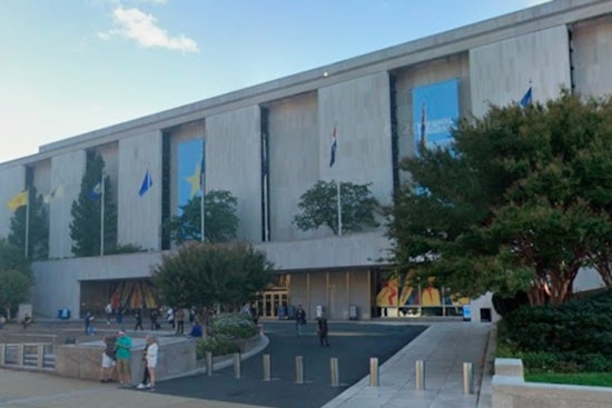 Mall Brawl In DC Erupts Over Biological Women Rule For Smithsonian Museum