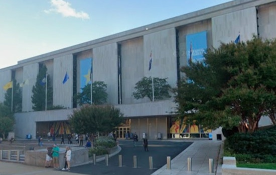 Mall Brawl In DC Erupts Over Biological Women Rule For Smithsonian Museum