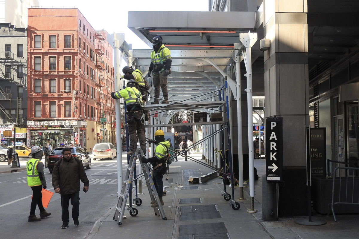 Mamdani Pushes DOB Rules To Remove Sidewalk Sheds At Highbridge Gardens