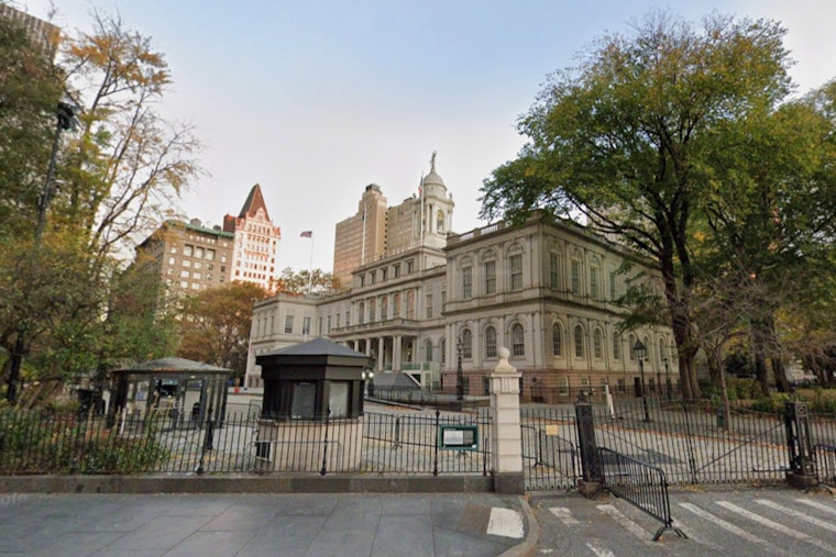 Mamdani’s $1.9 Billion Hotel Shelter Pact Locks In NYC Rooms For Years