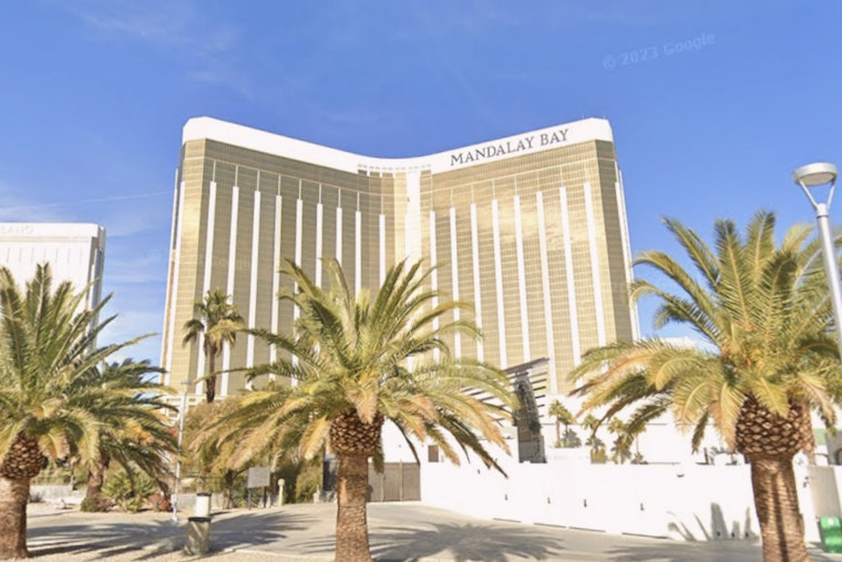 Mandalay Bay Pool Turns Into Wild Tailgate Party With Snoop Dogg on Deck