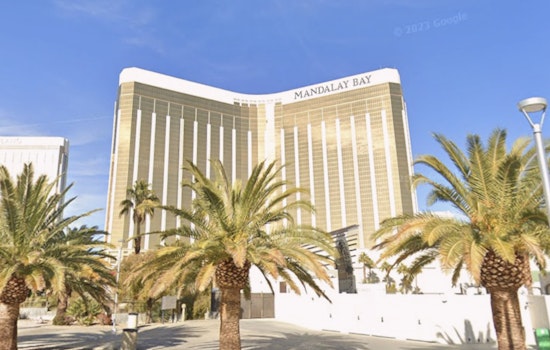 Mandalay Bay Pool Turns Into Wild Tailgate Party With Snoop Dogg on Deck