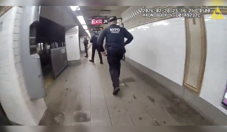Manhattan Subway Chase As Transit Cops Nab Track Trespasser With Loaded Gun