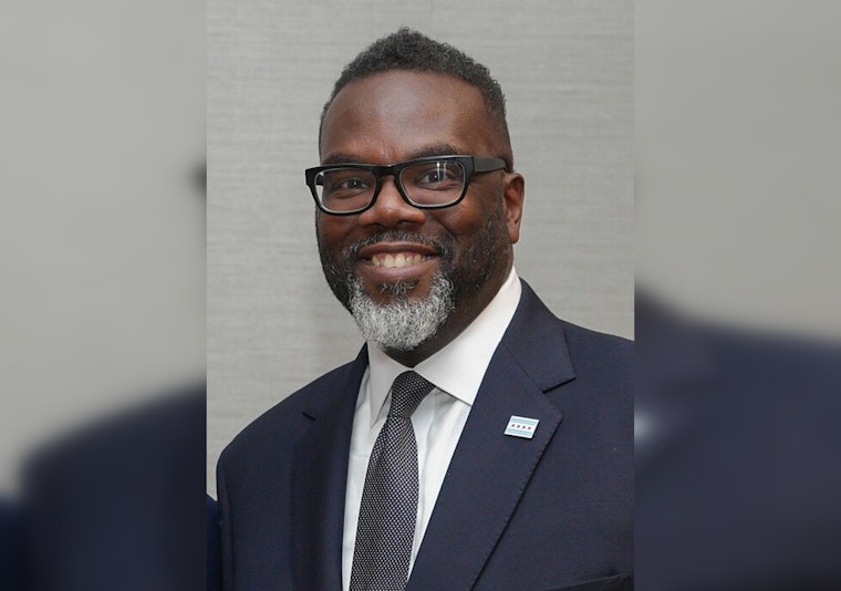 Mayor Brandon Johnson Joins Officials to Reveal ‘Abolish ICE’ Snowplow