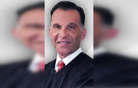 Memphis Judge Bolts Into Rush-Hour Chaos To Snatch Toddler From Traffic