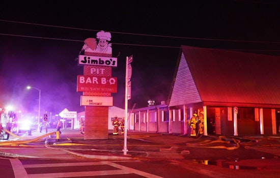 Midnight Kitchen Blaze Sidelines Tampa Barbecue Staple Jimbo's Pit
