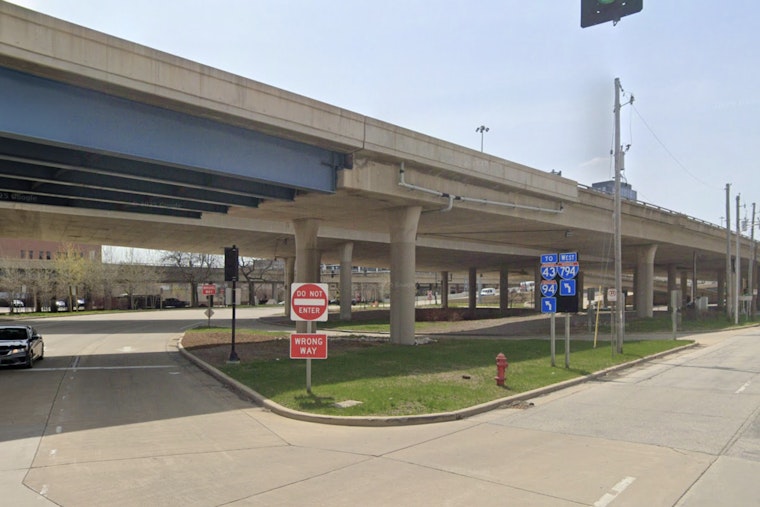 Milwaukee Activists Take I-794 Fight To The Sidewalk