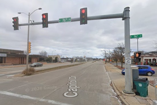 Milwaukee Gas Station Standoff, Teen in Custody After Cop’s Shot Goes Wide