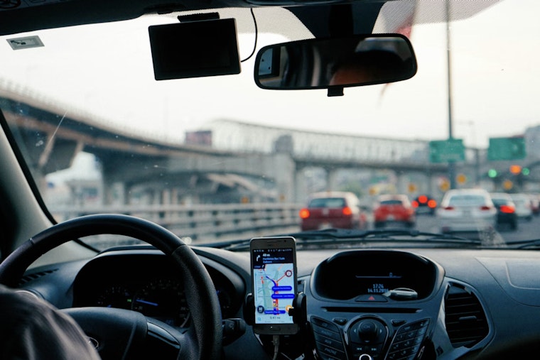 Milwaukee Lyft Run Turns Terrifying As Riders Carjack Driver At Gunpoint